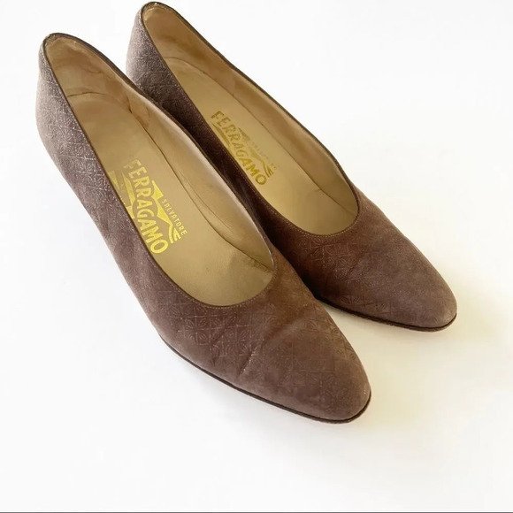 Salvatore Ferragamo Taupe Textured Leather Curved Heel Pumps Metallic Size 8 - Picture 5 of 11